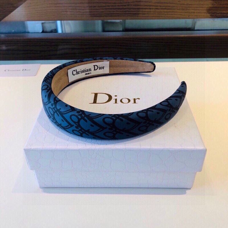 CHRISTIAN DIOR